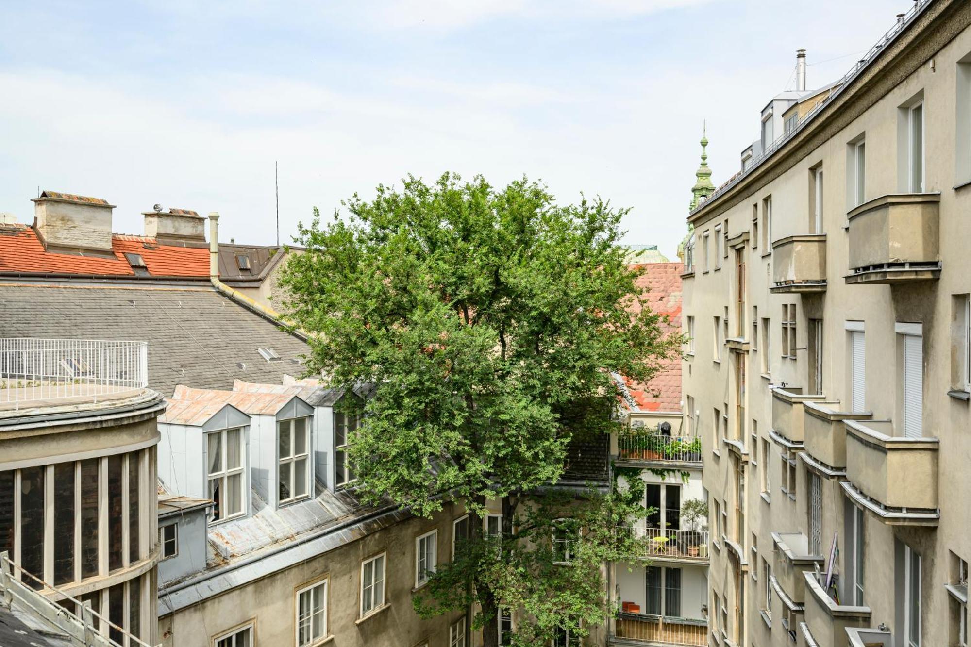 Palais Palffy Suits Wina Bagian luar foto