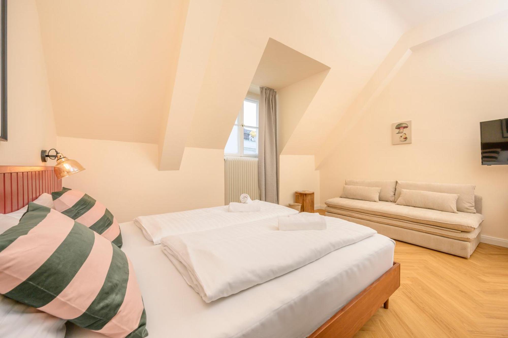 Palais Palffy Suits Wina Bagian luar foto