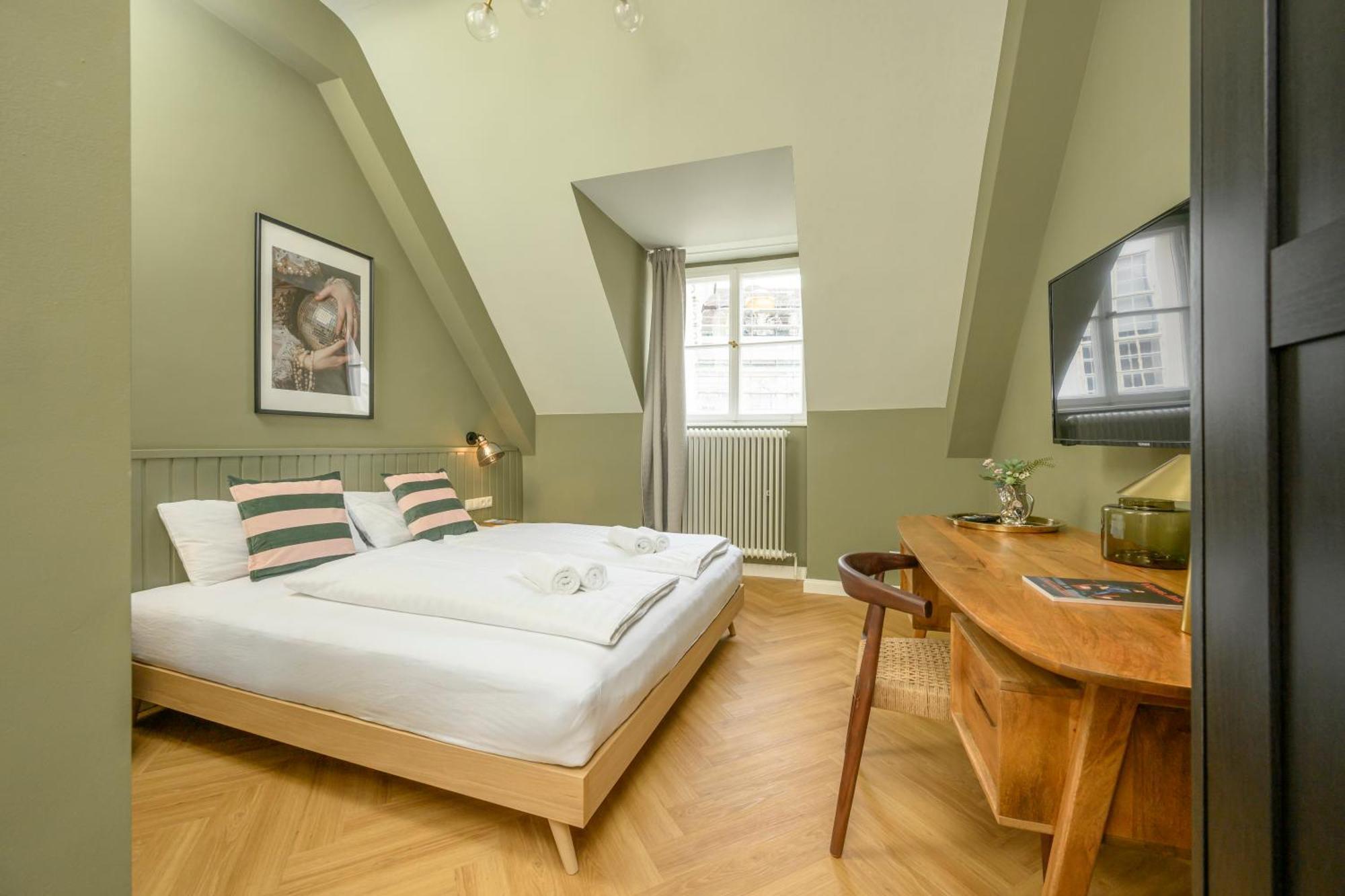 Palais Palffy Suits Wina Bagian luar foto